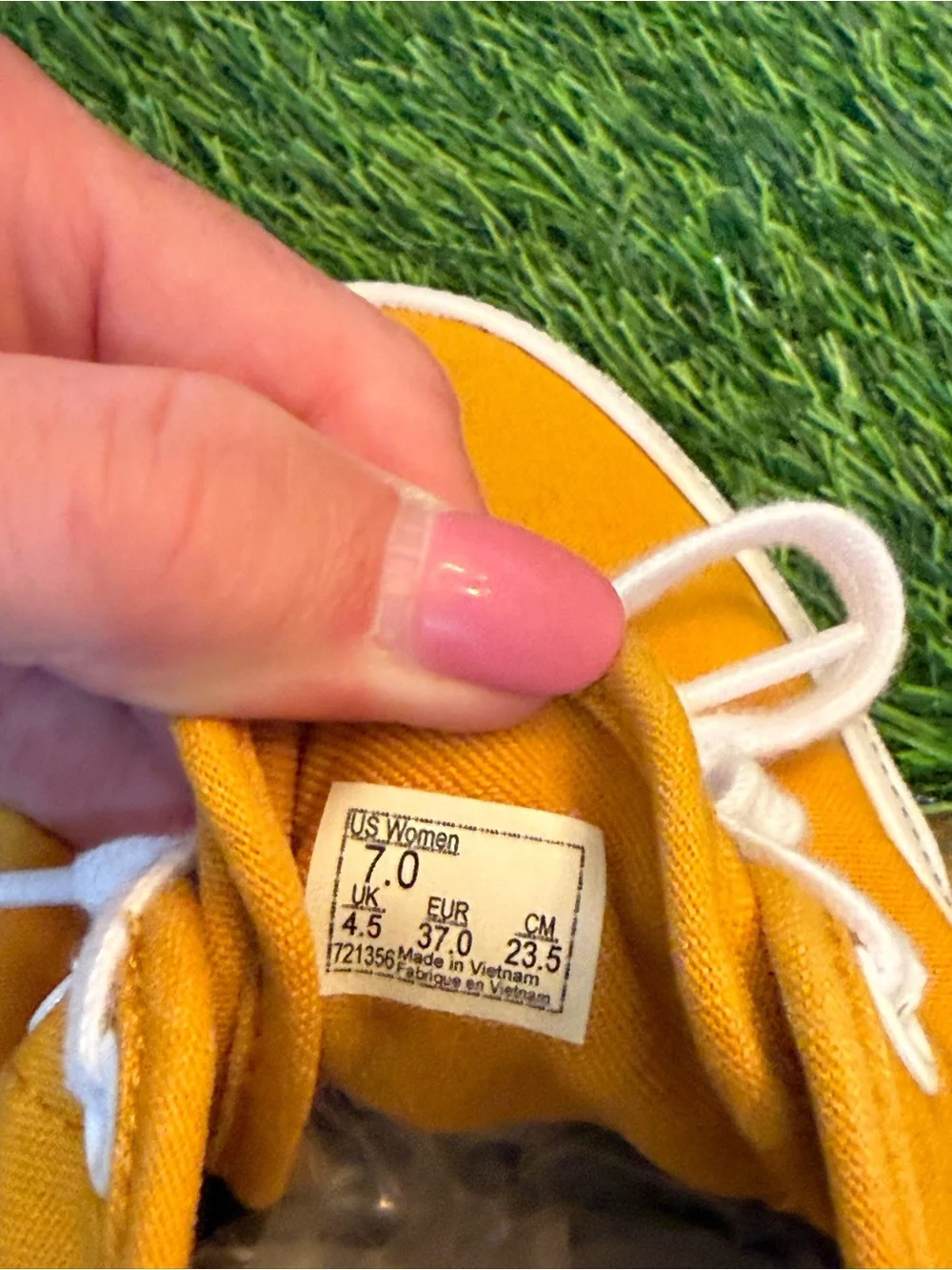 Vans Doheny Canvas Lace-Up Sneakers in Mustard Yellow women 7